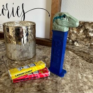 PEZ - Blue Velociraptor Jurassic Pez